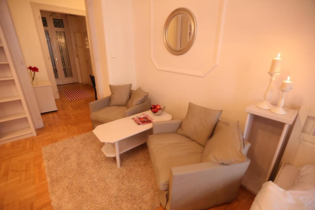 D.Five Classic Luxury Apartment بودابست الغرفة الصورة